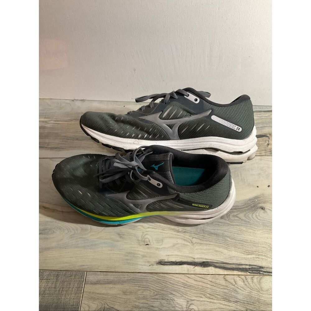 Mizuno Wave Rider 24 women’s running shoes size 9.5
